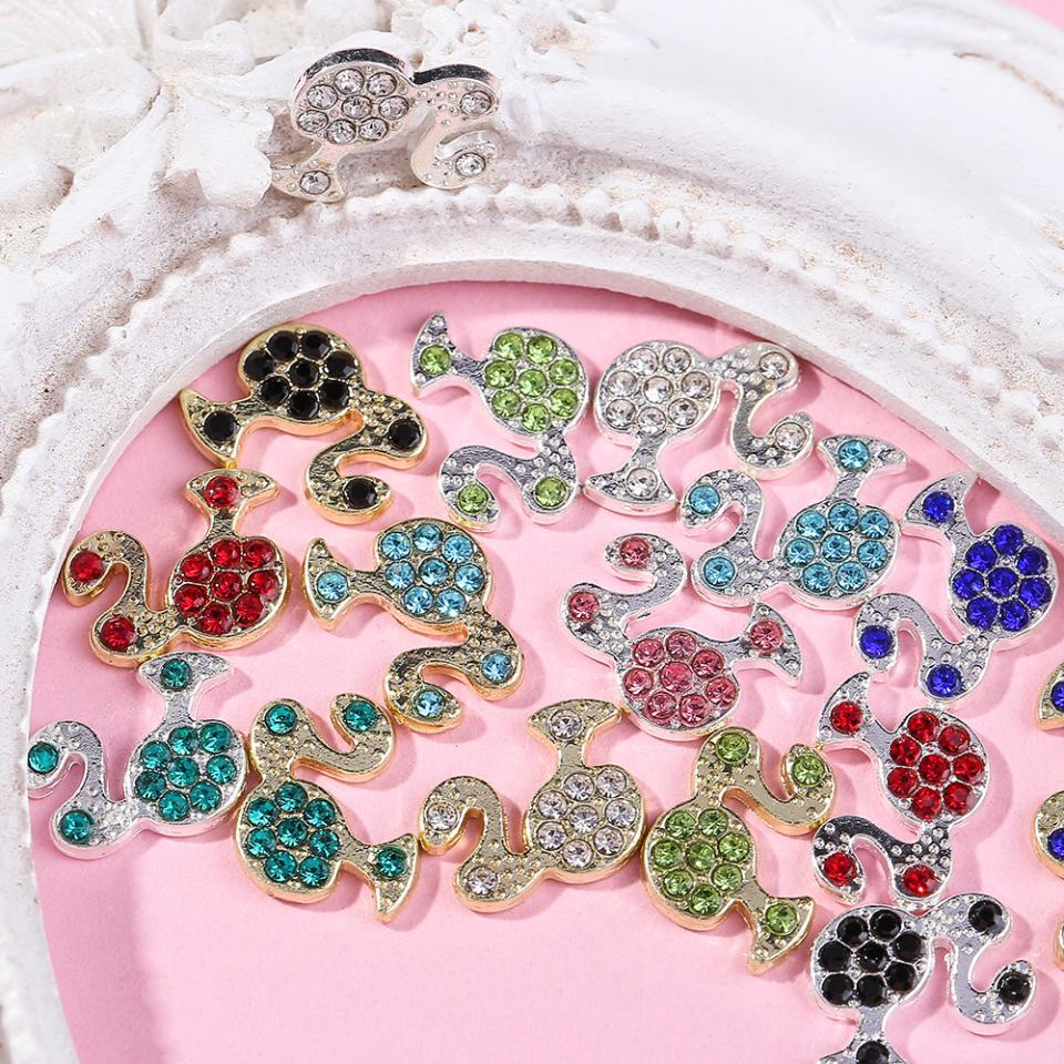 Encanto de uñas de metal Kawaii
